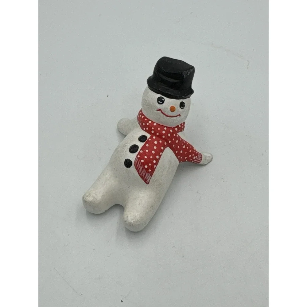Relaxing Snowman Hand-painted Christmas Figurine 86